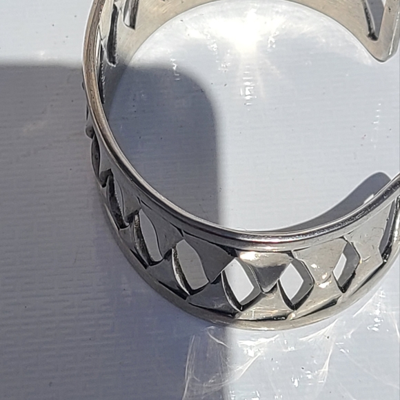 Lia Sophia "Shockwave" Silver Tone Individual Twisted Slats Cuff Bracelet - Picture 3 of 7